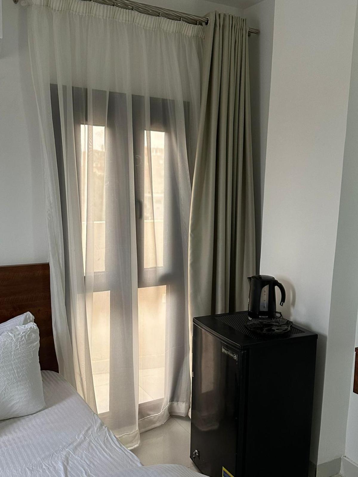 Prince Pyramids Inn Kafret el-Gabal Exterior foto